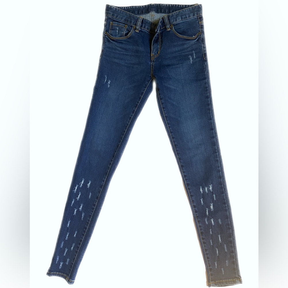 Vintage Blue Distressed Skinny Jean 🧢